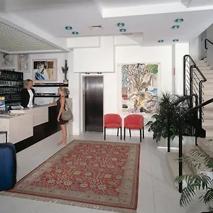 https://hotel-wally.hotelslidodijesolo.com
