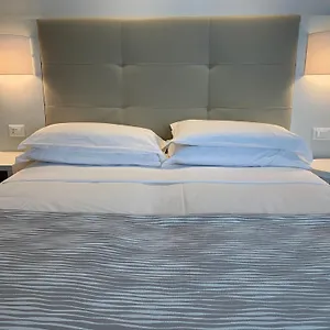 https://hotel-nizza-frontemare.hotelslidodijesolo.com